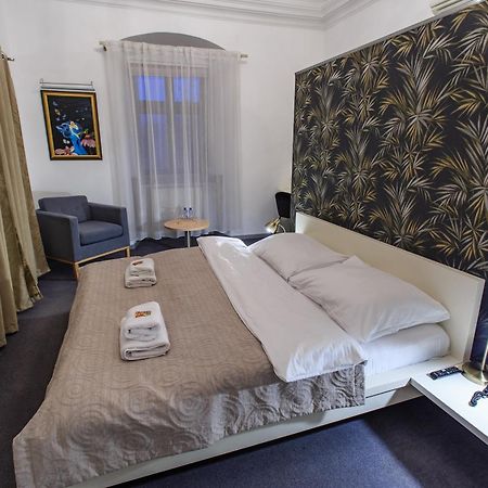 Hotel Villa Necas 질리나 외부 사진