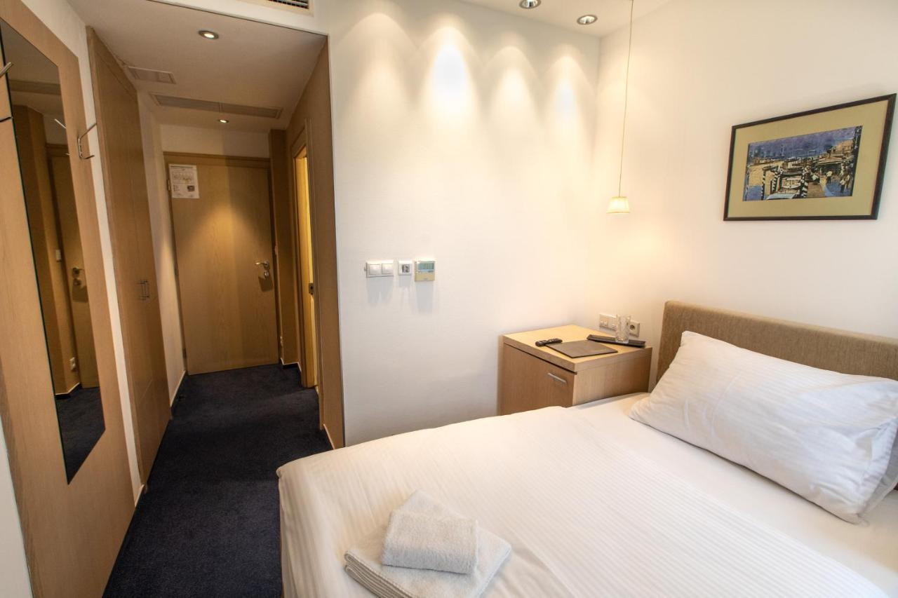 Hotel Villa Necas 질리나 외부 사진