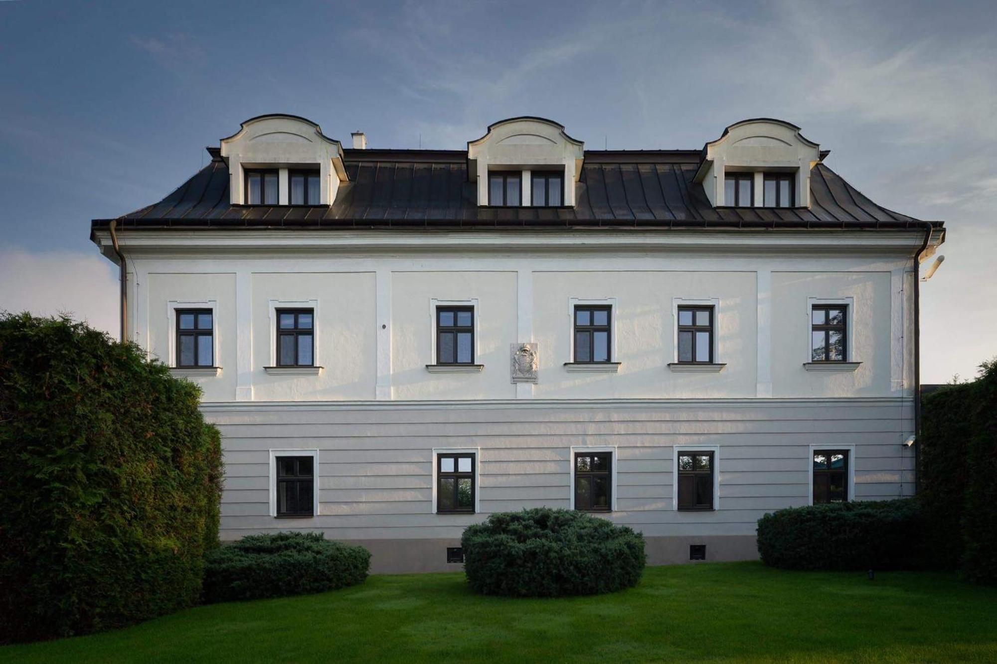 Hotel Villa Necas 질리나 외부 사진
