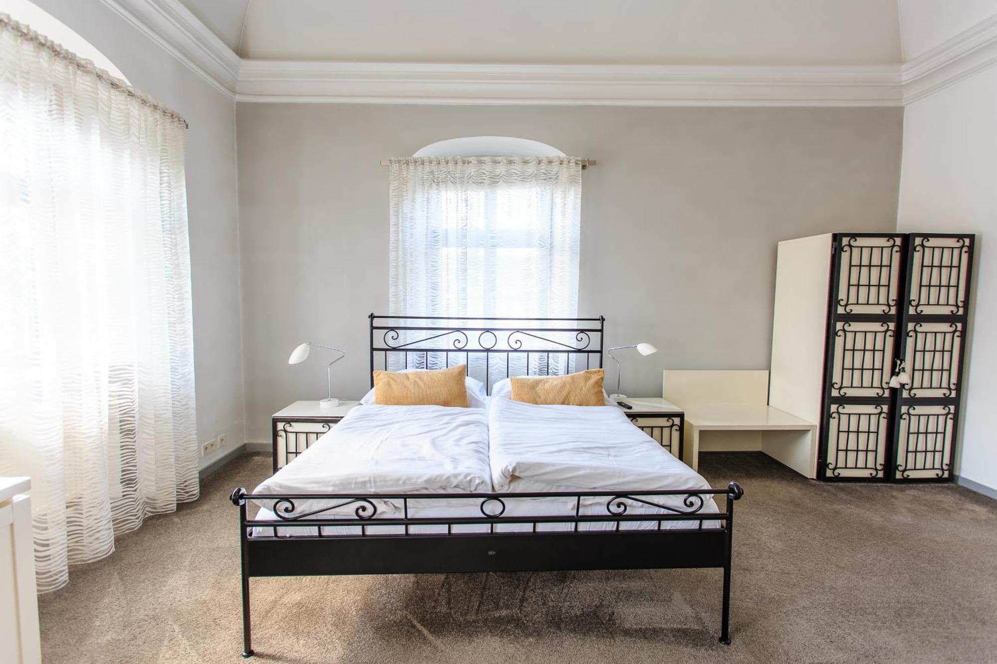 Hotel Villa Necas 질리나 외부 사진