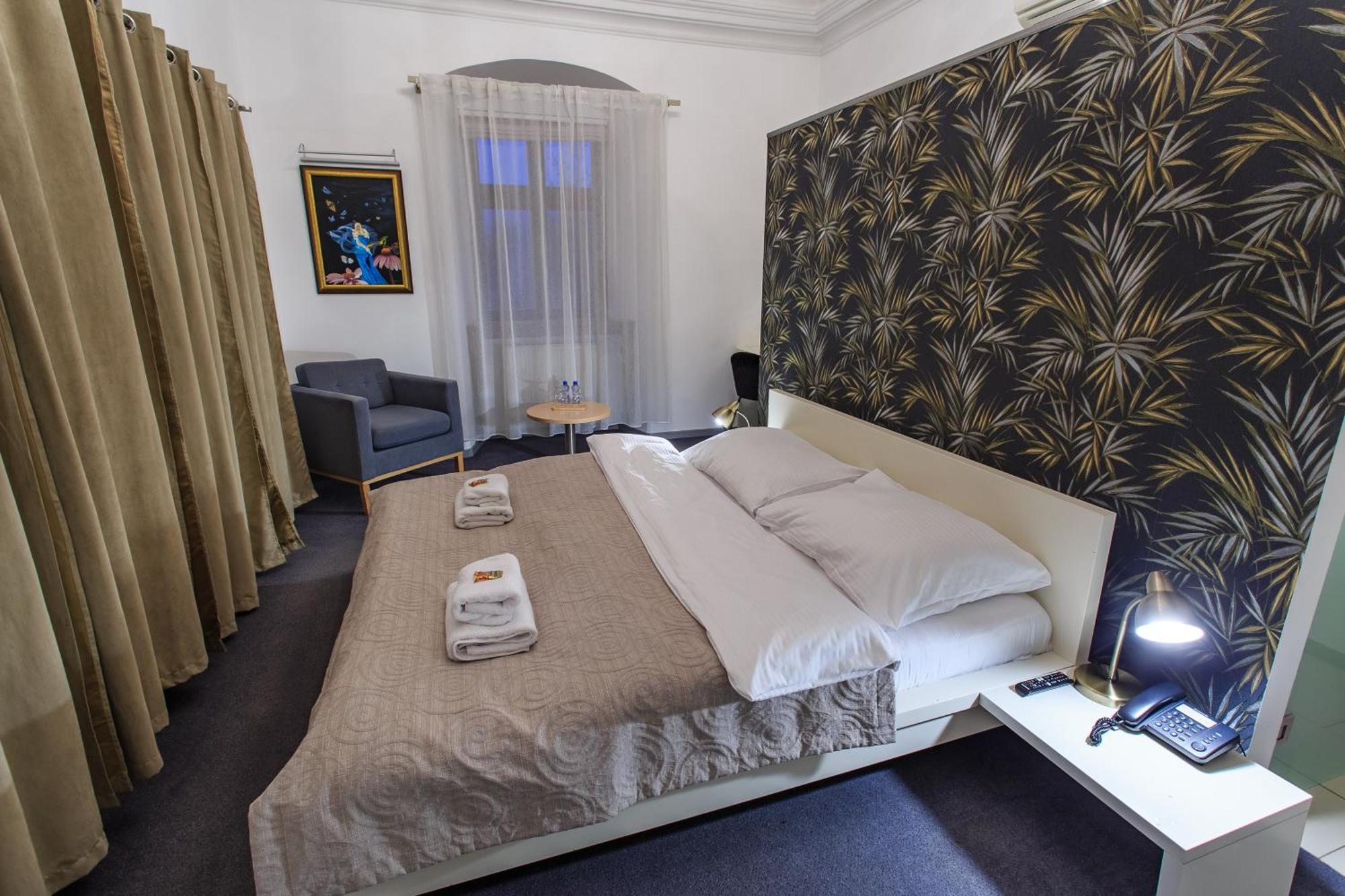 Hotel Villa Necas 질리나 외부 사진